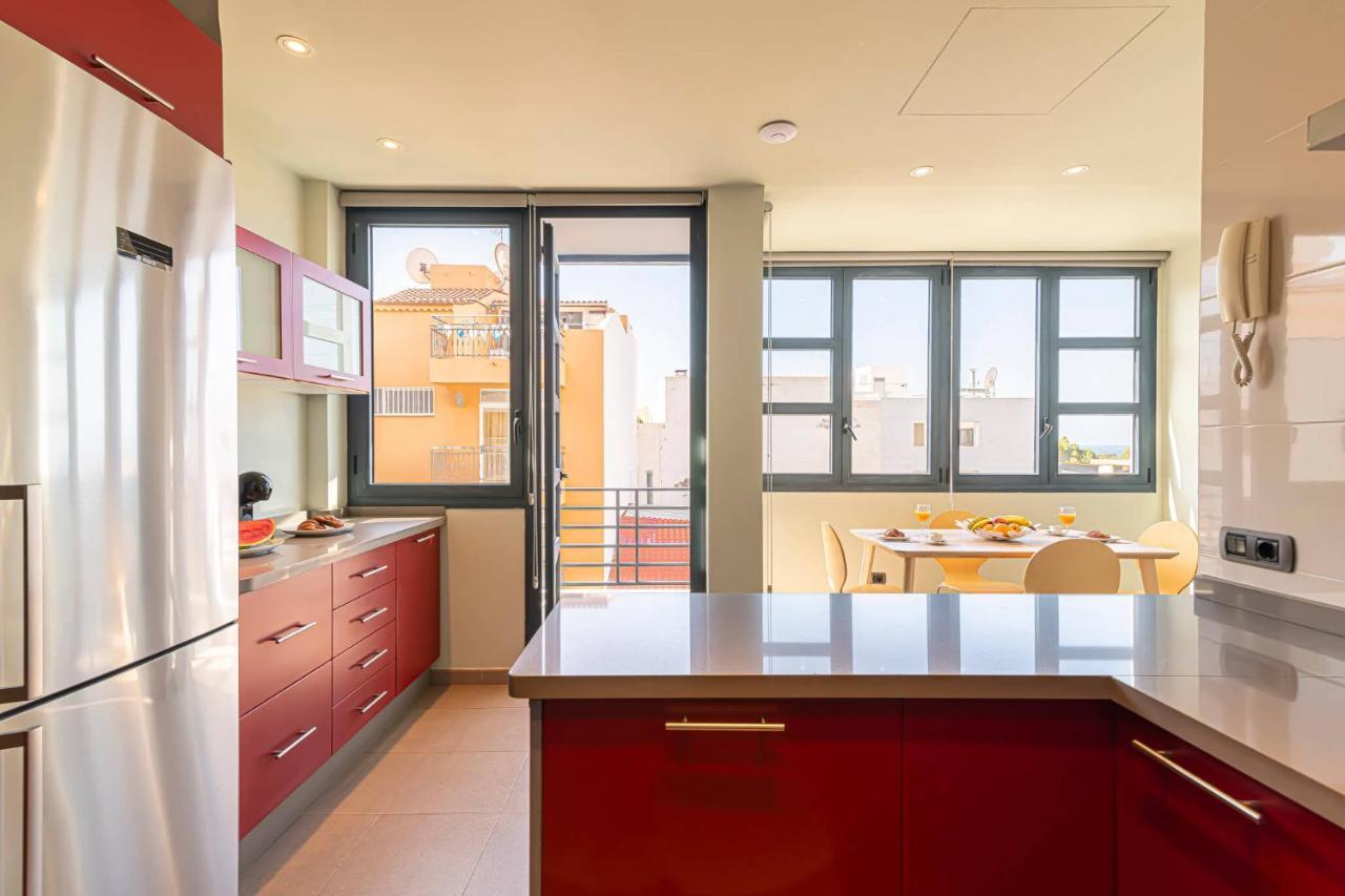 לוס כריסטיאנוס Luxury Holidays Suites, Playa De Los Cristianos מראה חיצוני תמונה