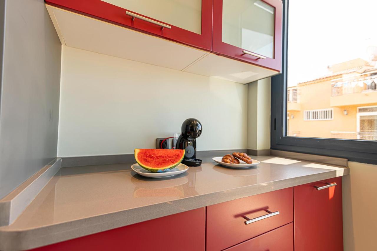 לוס כריסטיאנוס Luxury Holidays Suites, Playa De Los Cristianos מראה חיצוני תמונה