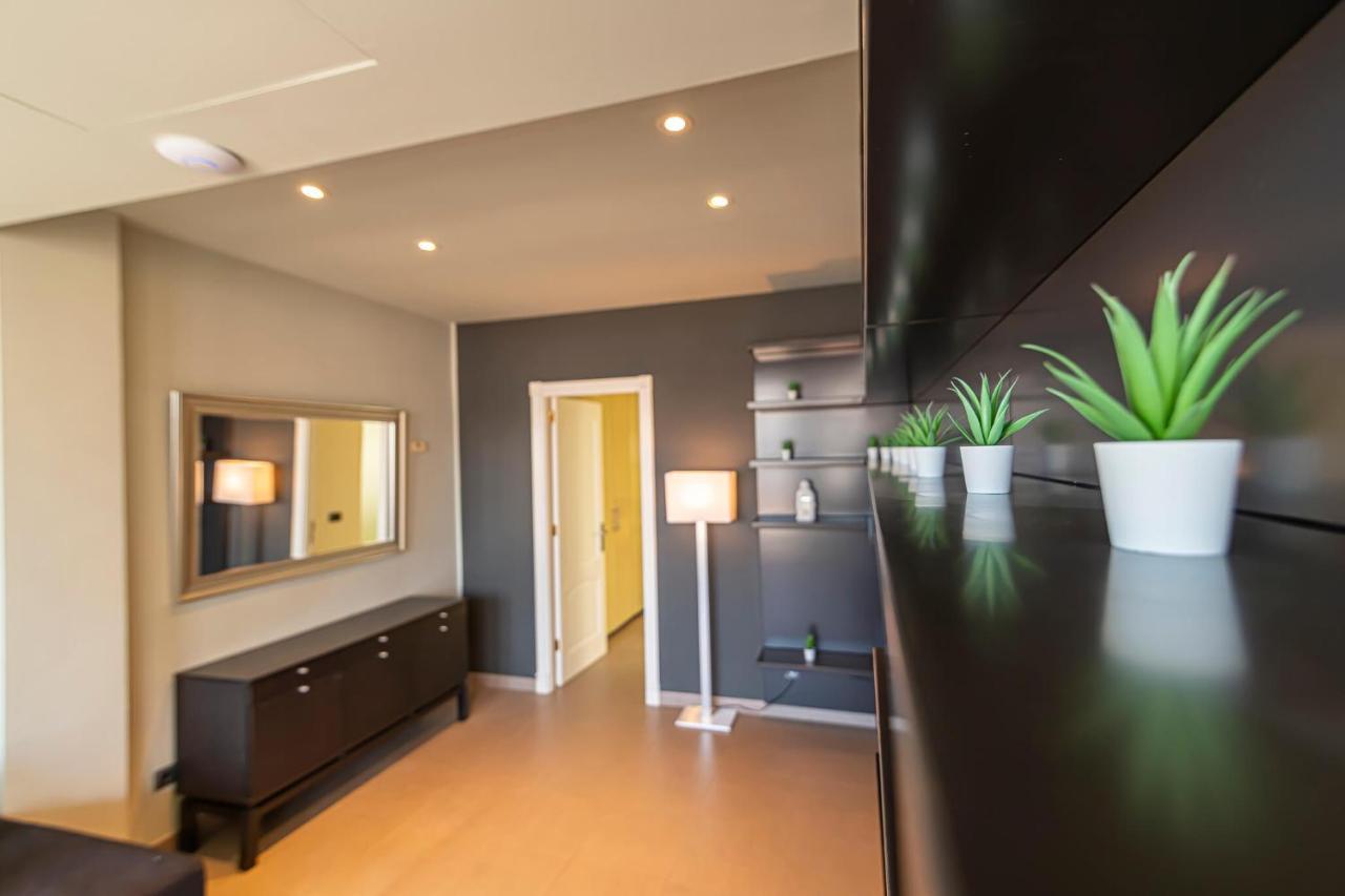 לוס כריסטיאנוס Luxury Holidays Suites, Playa De Los Cristianos מראה חיצוני תמונה