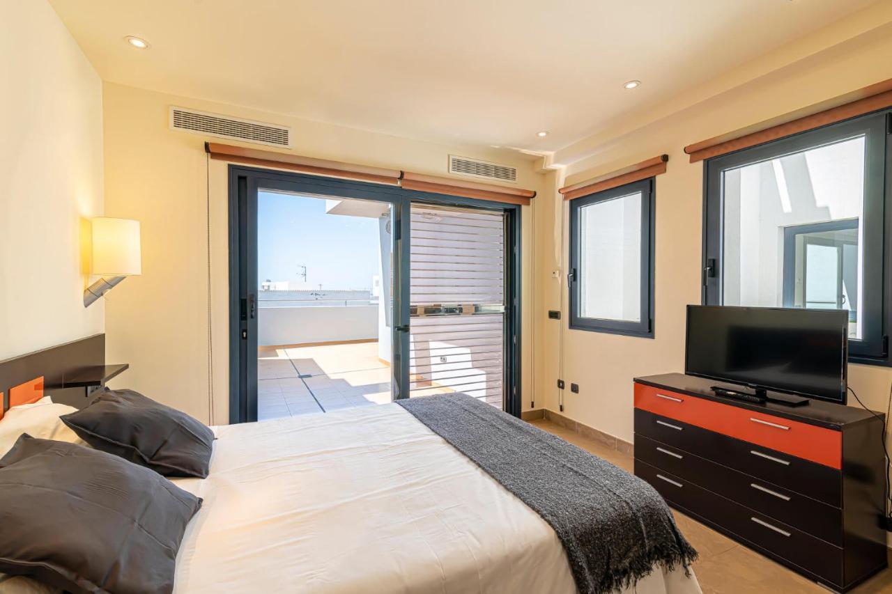 לוס כריסטיאנוס Luxury Holidays Suites, Playa De Los Cristianos מראה חיצוני תמונה