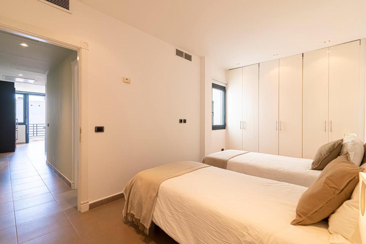לוס כריסטיאנוס Luxury Holidays Suites, Playa De Los Cristianos מראה חיצוני תמונה